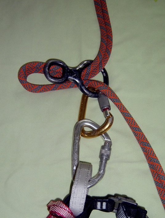 8자 하강기를 이용한 탈출법 [재난]